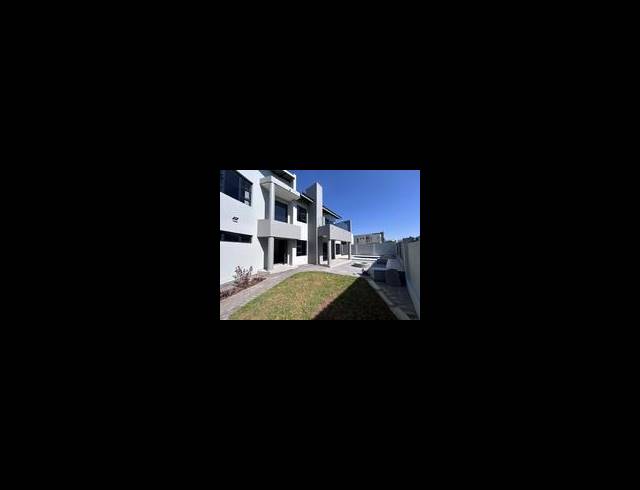 4 BEDROOM HOUSE FOR SALE IN SIX FOUNTAINS RESIDENTIAL ESTATE